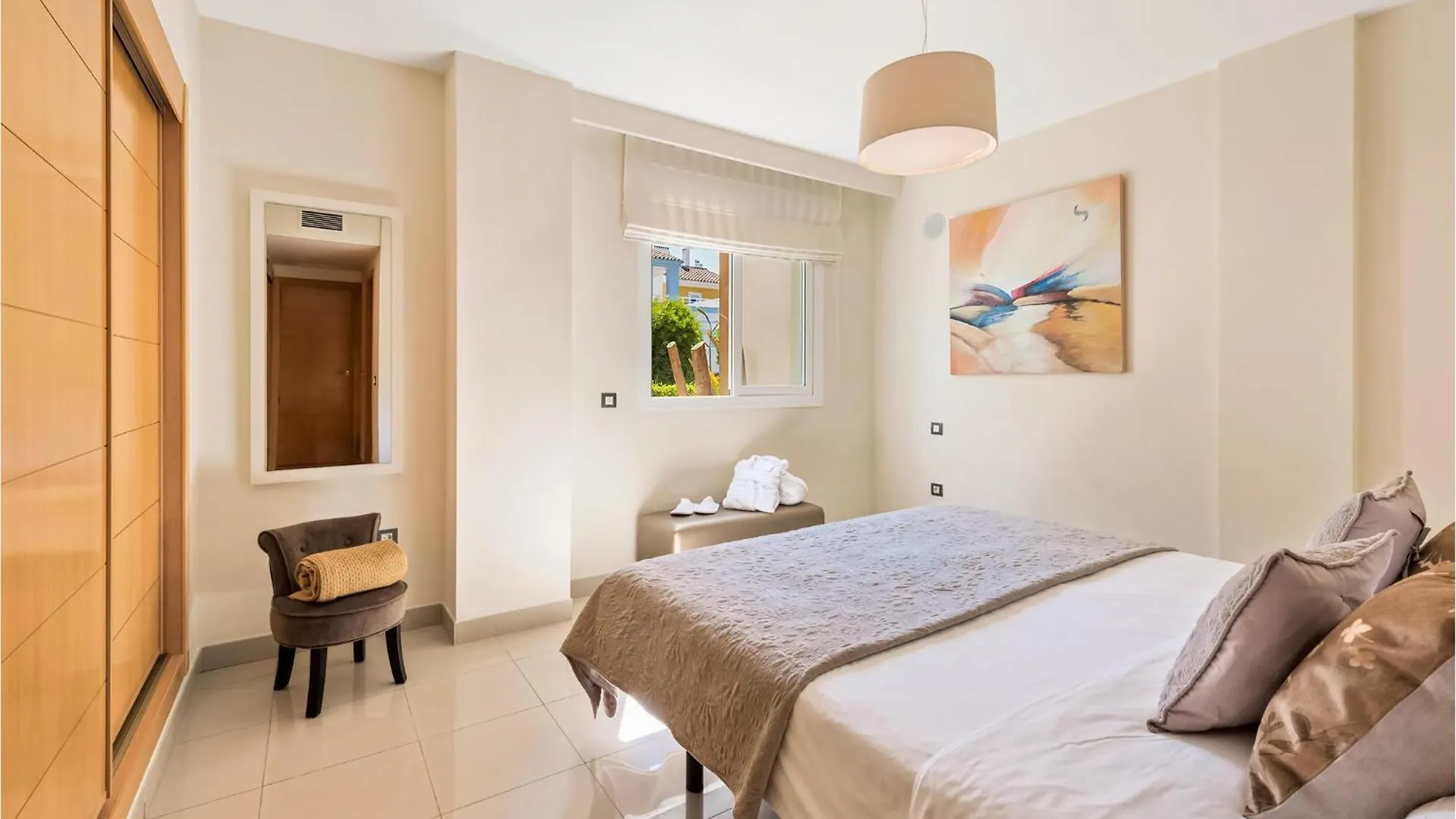 Amazing Apartment In エステポナ