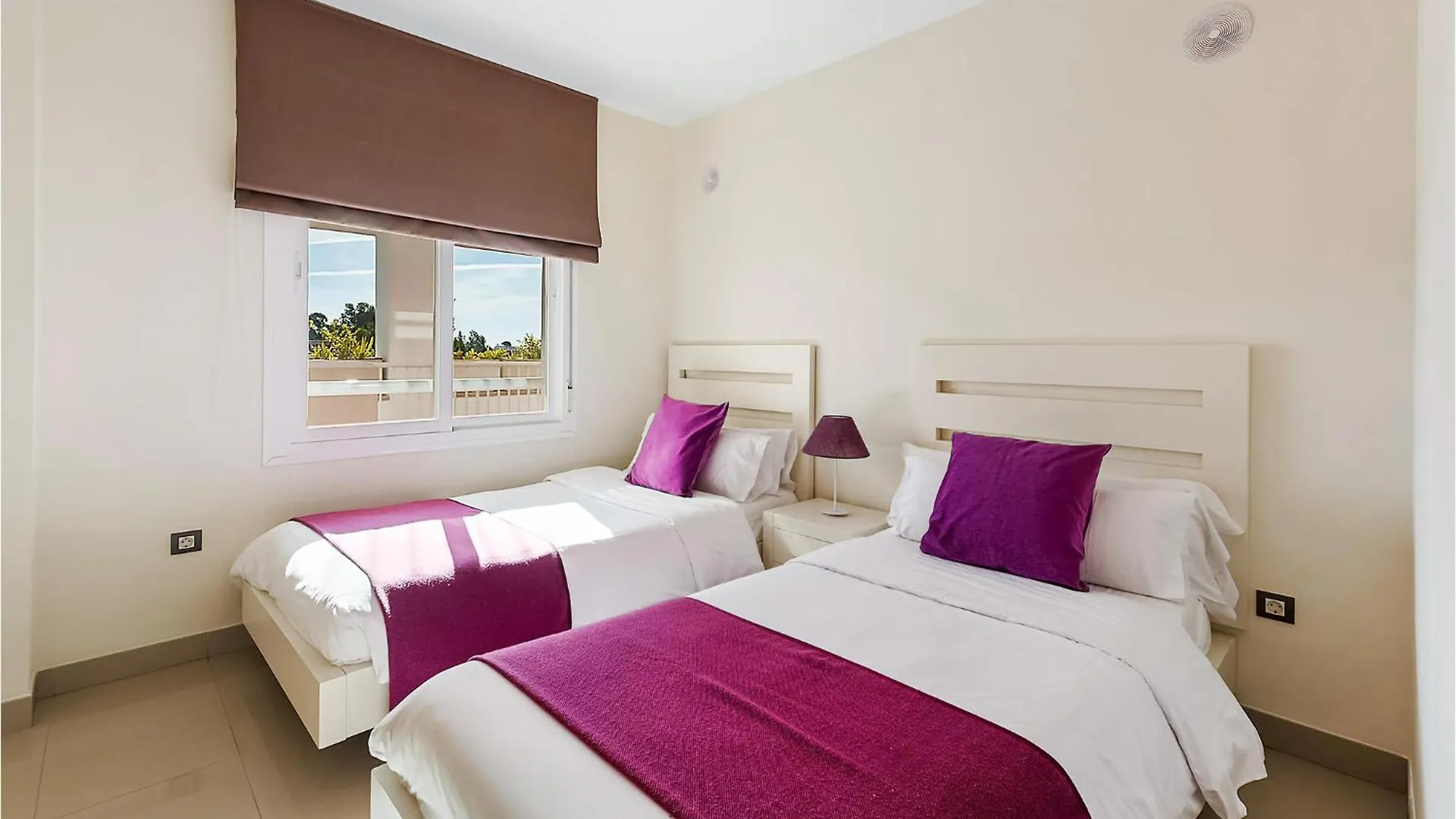 Amazing Apartment In エステポナ スペイン