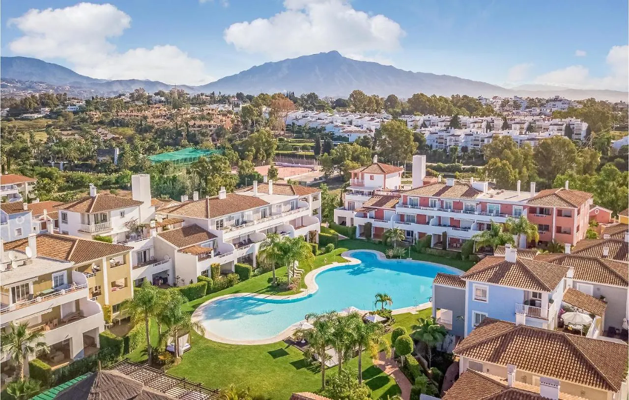 Amazing Apartment In Estepona location